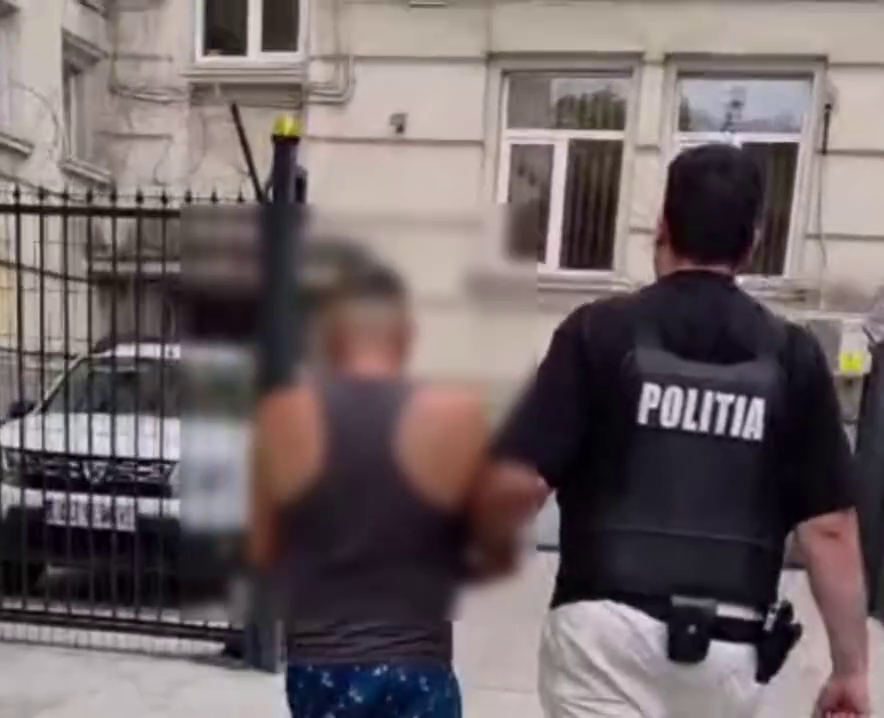 Bărbat reținut după ce și-ar fi amenințat unchiul cu un cuțit, în plină stradă